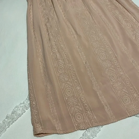 Dress - Picture 7 of 9